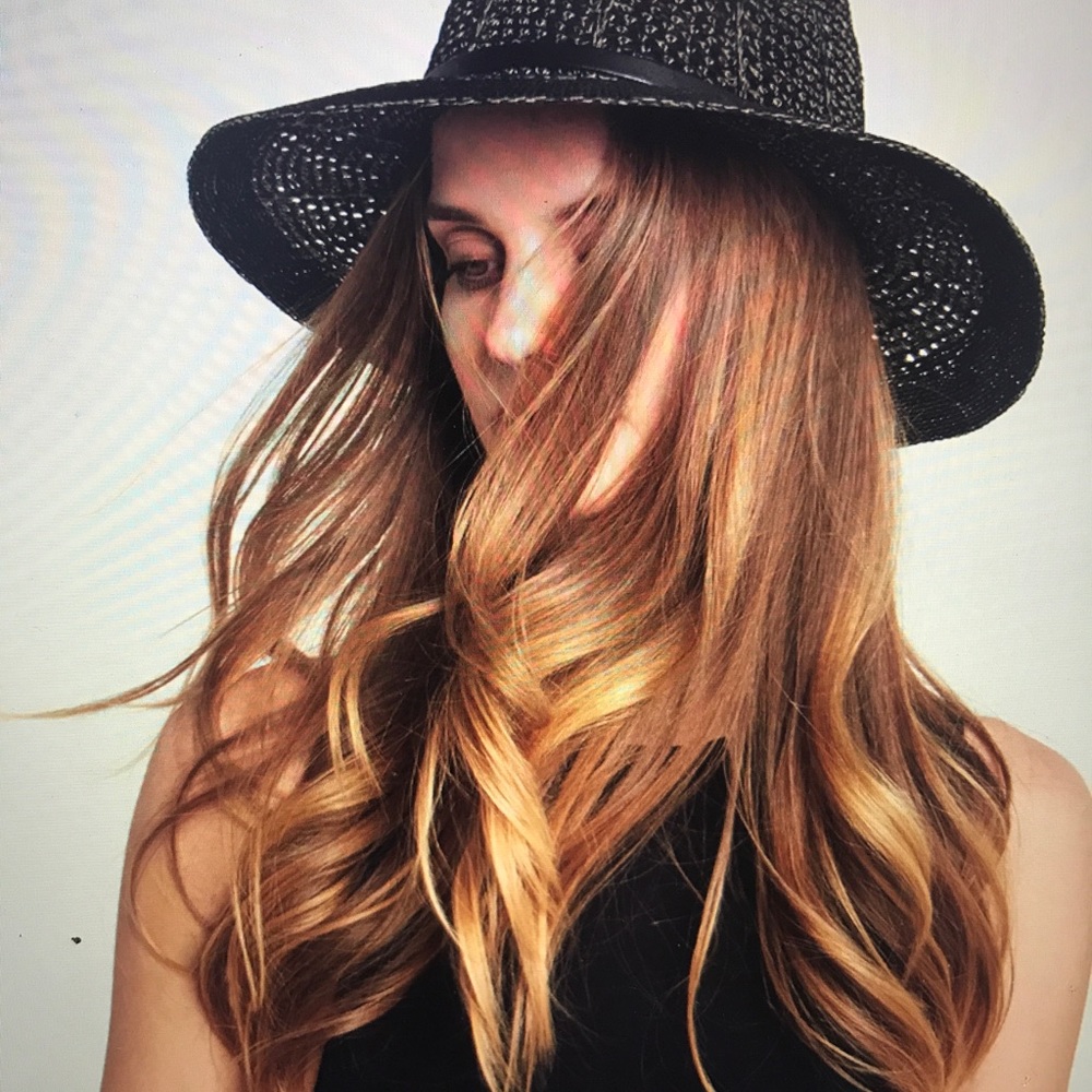 Meet your Posher, Nina